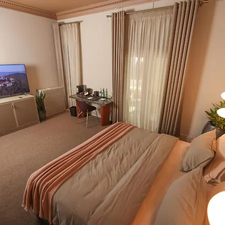 Padam Boutique Тирана