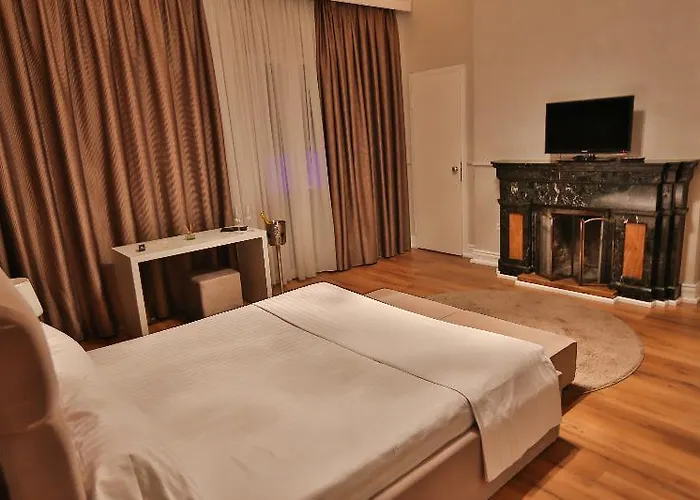 Ξενοδοχείο Padam Boutique 4*