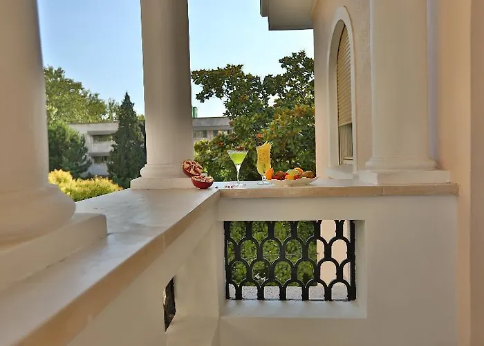 Ξενοδοχείο Padam Boutique 4*