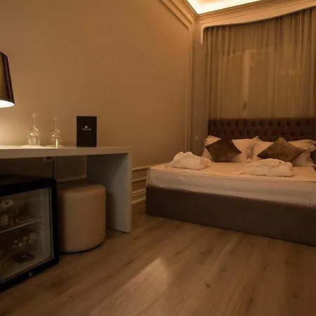 Padam Boutique Hotel 4*