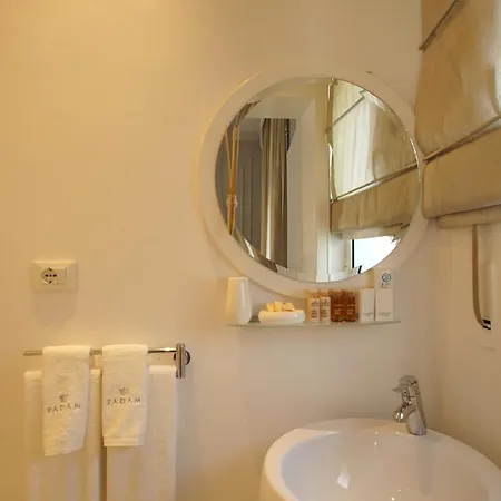 Padam Boutique 4* Tirana