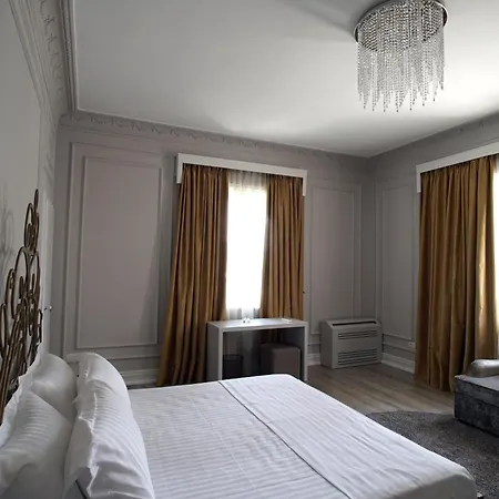 Padam Boutique 4* Tirana