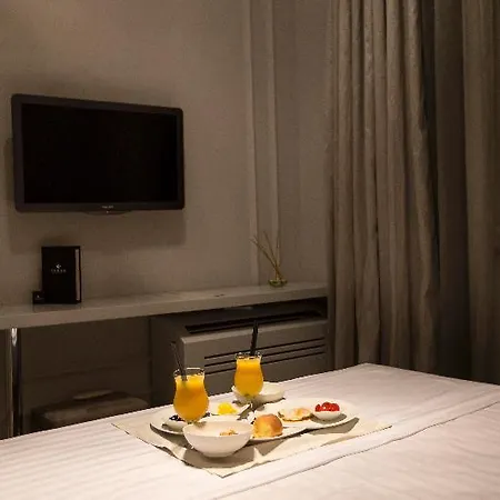 Padam Boutique 4* Tirana